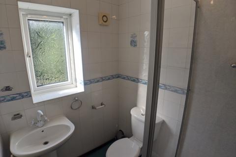 3 bedroom house to rent, Ladybarn Road, Manchester M14