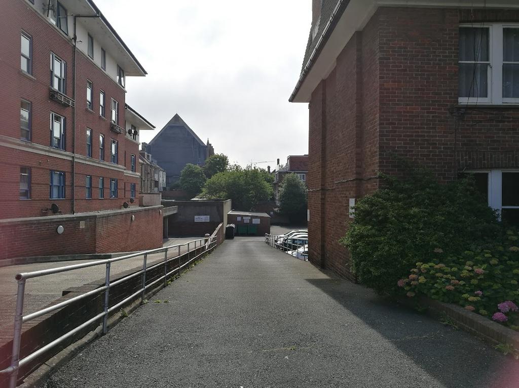Nizells Avenue, Hove BN3 - View 2