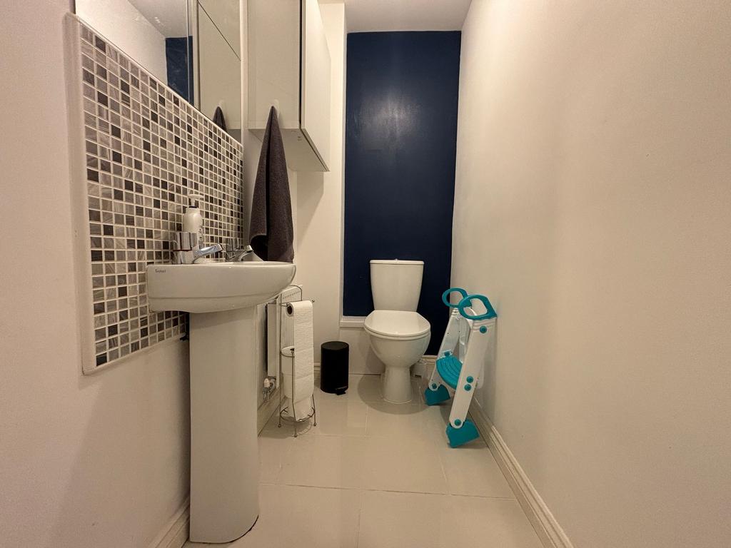 Cloakroom WC