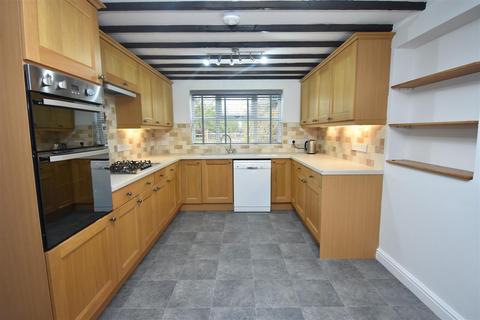 4 bedroom detached house to rent, Main Street, Newton On Derwent, York