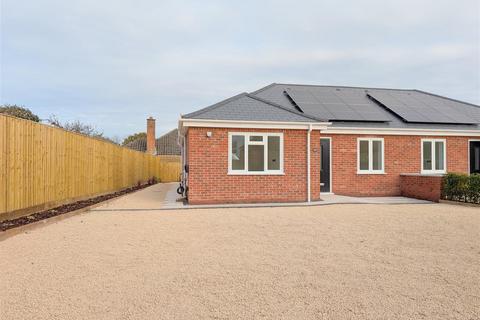 2 bedroom semi-detached bungalow for sale, Lower Howsell Road, Malvern