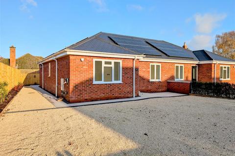 2 bedroom semi-detached bungalow for sale, Lower Howsell Road, Malvern