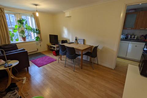 2 bedroom flat to rent, Wilmslow Road, Manchester M20