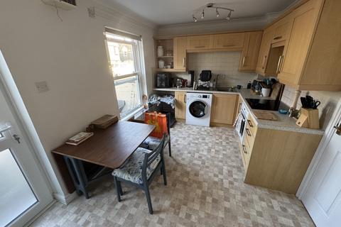 2 bedroom semi-detached house to rent, New Walk, Totnes TQ9