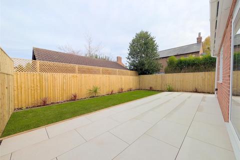 2 bedroom semi-detached bungalow for sale, Lower Howsell Road, Malvern