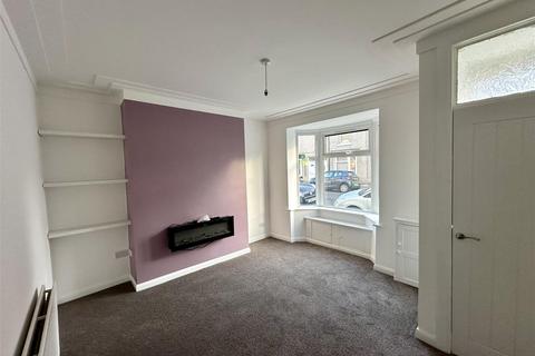 2 bedroom terraced house to rent, Thirlmere Road, Darlington