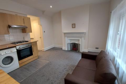 1 bedroom flat to rent, Chiswick High Road, London W4