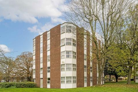 1 bedroom flat for sale, Riverside Close, London W7