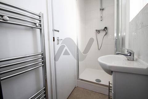 2 bedroom flat to rent, Cavendish Road, London N4