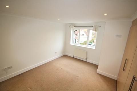 3 bedroom townhouse to rent, Layters Avenue, Chalfont St Peter SL9