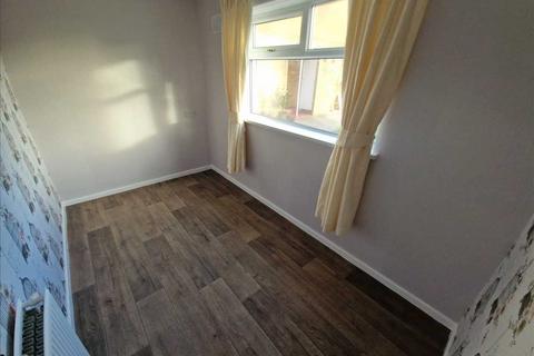 2 bedroom apartment to rent, Linden Place, Blackpool