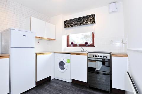 2 bedroom flat to rent, Hutcheon Low Place, Aberdeen, AB21