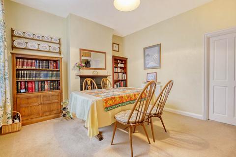32 Kavanaghs Road, Brentwood, CM14 4NE
