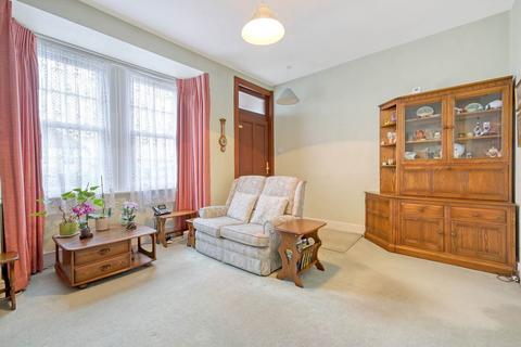 32 Kavanaghs Road, Brentwood, CM14 4NE