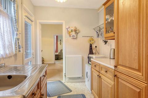 32 Kavanaghs Road, Brentwood, CM14 4NE