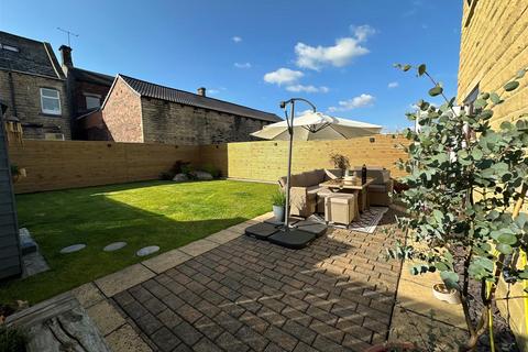 3 bedroom detached house for sale, Johnson Street, Mirfield