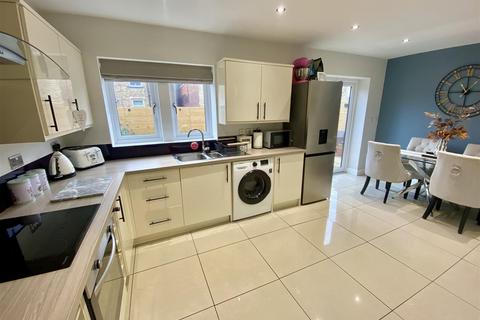 3 bedroom detached house for sale, Johnson Street, Mirfield