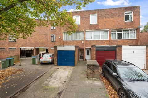 3 bedroom townhouse for sale, London, Greater London SE28