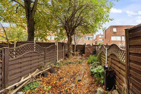 3 bedroom townhouse for sale, London, Greater London SE28