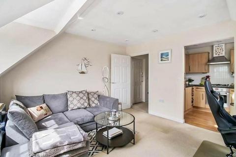 Flat 6, Bishops House Wesley Place, Epsom, KT18 5FB