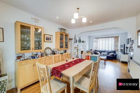 4 bedroom house for sale, Holders Hill Road, London