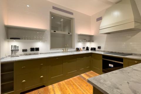 3 bedroom flat to rent, Dering Street, Mayfair, W1S