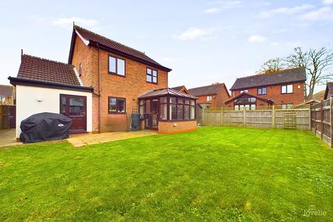 3 bedroom detached house for sale, Hawthorne Gardens, North Lincolnshire DN19