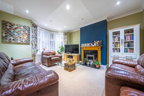 5 bedroom semi-detached house to rent, Grosvenor Road Petts Wood BR5