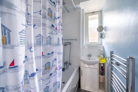 1 bedroom flat to rent, Union Road, Clapham, London, SW8