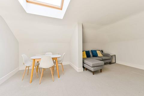 2 bedroom flat to rent, The Shrubbery, Battersea, London, SW11