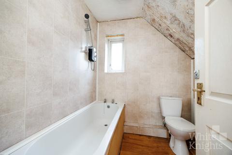 18 Sycamore Road, Reading, RG2 7LY