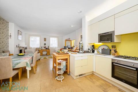 2 bedroom apartment to rent, Sussex Square, Brighton BN2