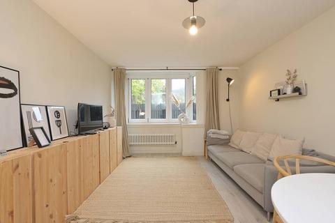 1 bedroom ground floor flat for sale, 7/3 Saunders Street, Stockbridge, Edinburgh, EH3 6TU