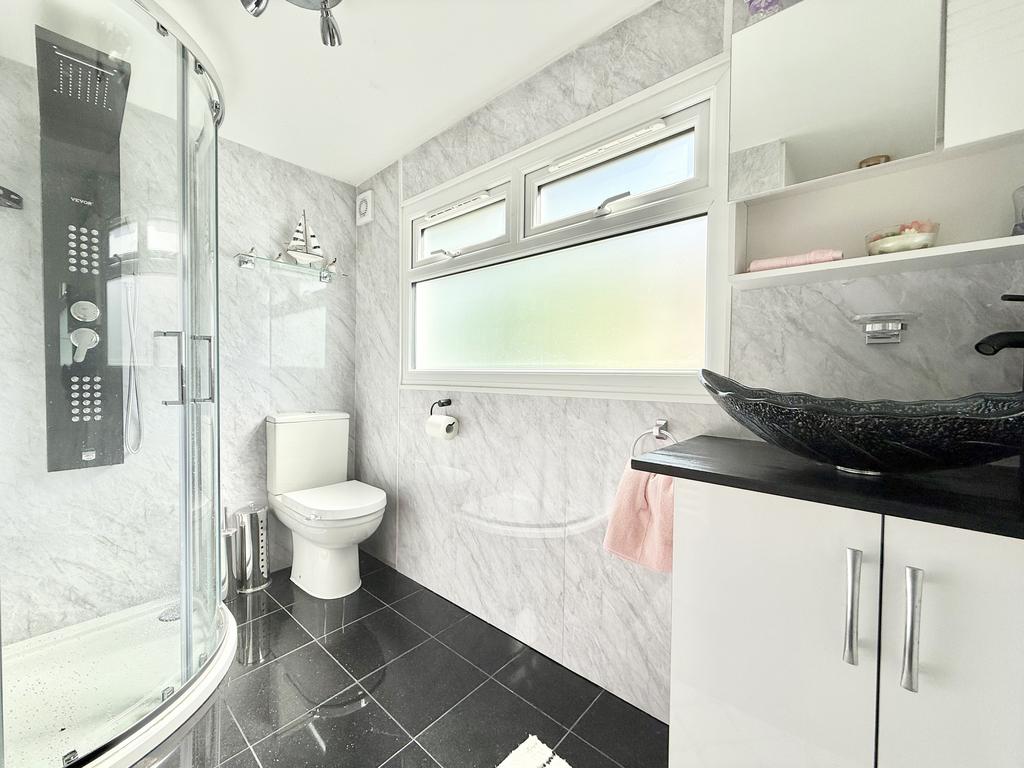 Shower Room (3).jpeg