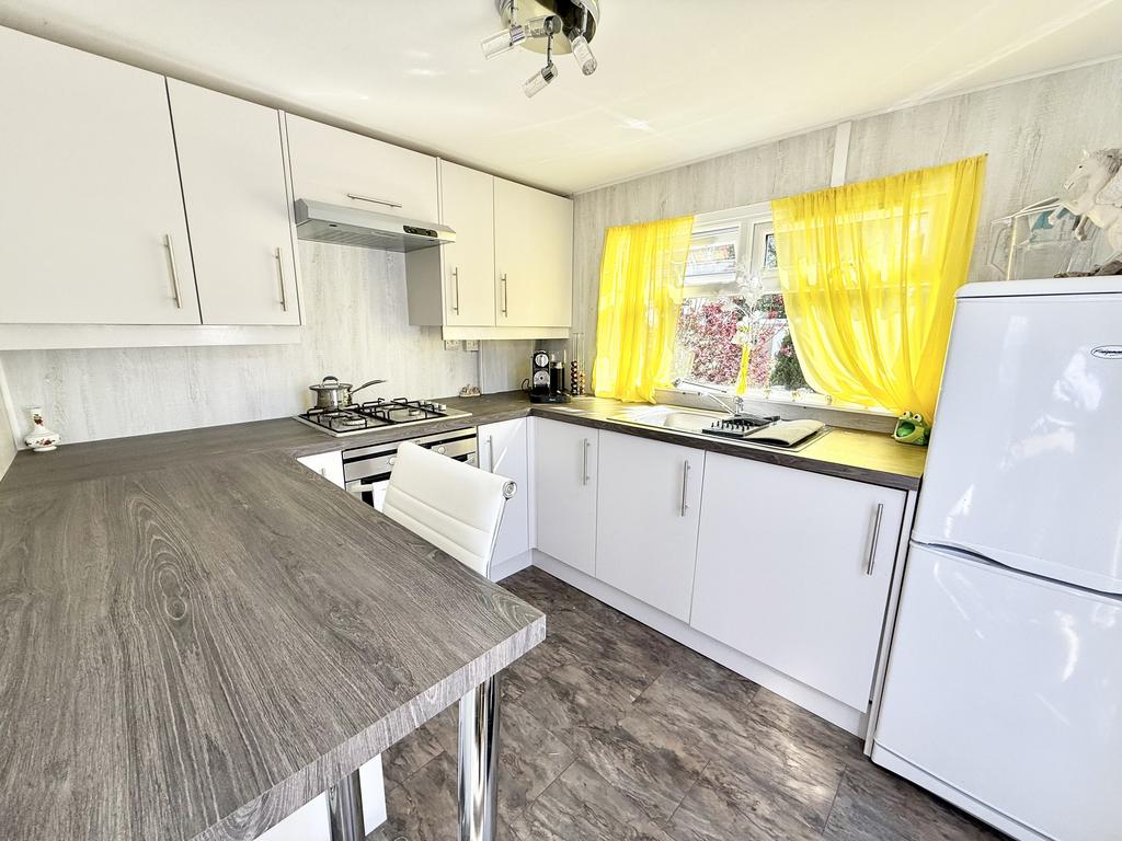Kitchen (3).jpeg