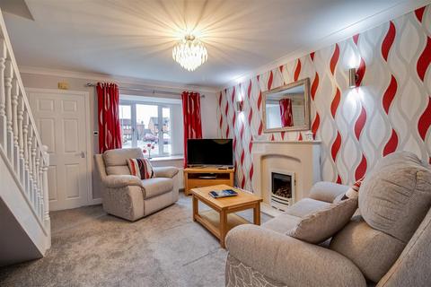 2 bedroom townhouse for sale, The Hawthorns, Ossett WF5