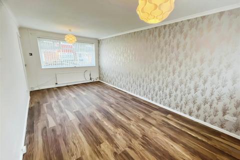 3 bedroom house to rent, Keats Walk, South Shields