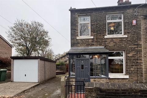 2 bedroom terraced house to rent, East Street, Huddersfield