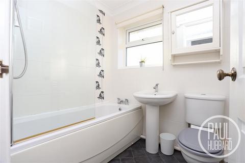 68 Catchpole Close, Kessingland, Lowestoft, NR33 7TL