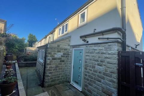 2 bedroom end of terrace house to rent, Highgate Road, Bradford BD13