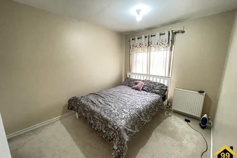 3 bedroom terraced house to rent, Langcroft Close, Carshalton, Surrey, SM5