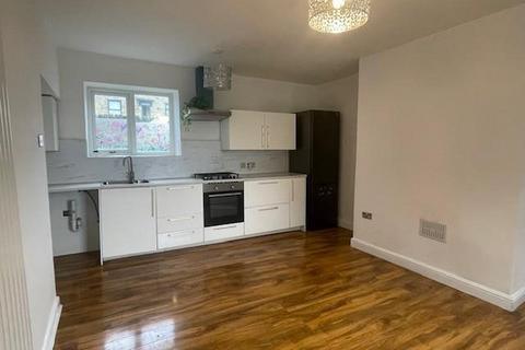 2 bedroom property to rent, Hellewell Street, Bradford BD6