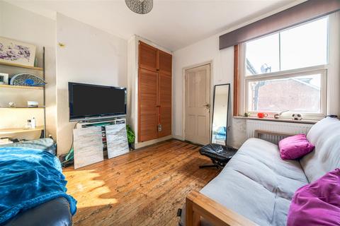 2 bedroom house for sale, Nightingale Road, Guildford