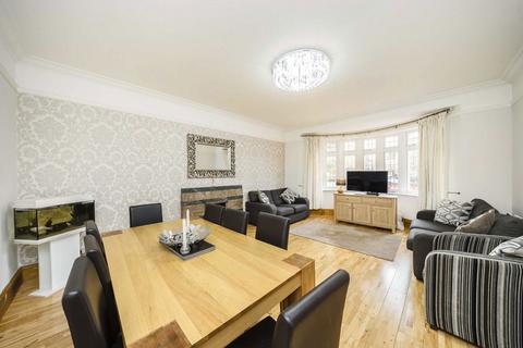 4 bedroom semi-detached house for sale, Gunnersbury Avenue, London W5
