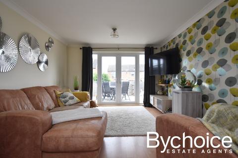 3 bedroom end of terrace house for sale, Cherrytree Road, Great Cornard