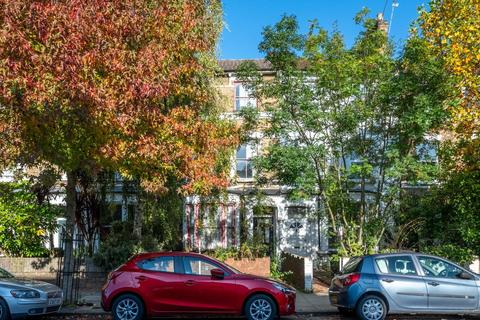 4 bedroom terraced house for sale, Evering Road, London, N16