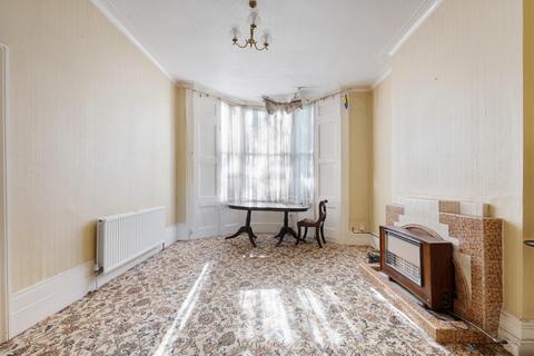 4 bedroom terraced house for sale, Evering Road, London, N16