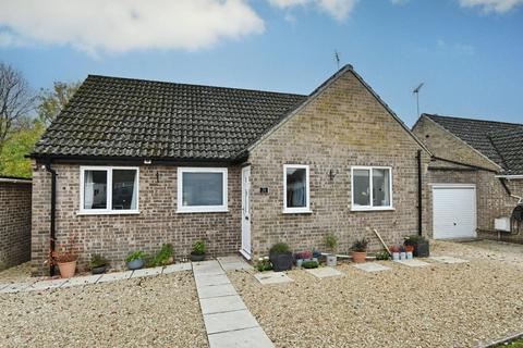 2 bedroom detached bungalow for sale, Lakeside, Fairford