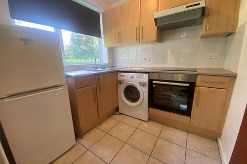 Studio to rent, Savoy Close, Birmingham, B32 2HD