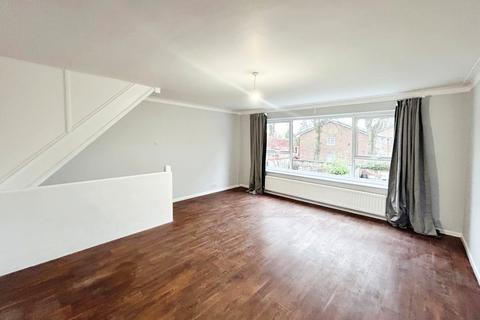 3 bedroom terraced house to rent, Bollin Drive, Sale, Greater Manchester, M33